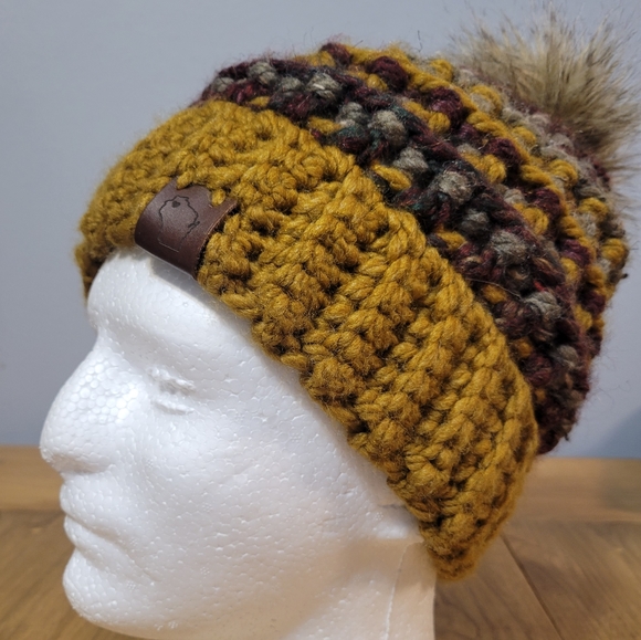 Handmade Wisconsin themed heavy wool blend winter pom pom beanie hat - Picture 1 of 7